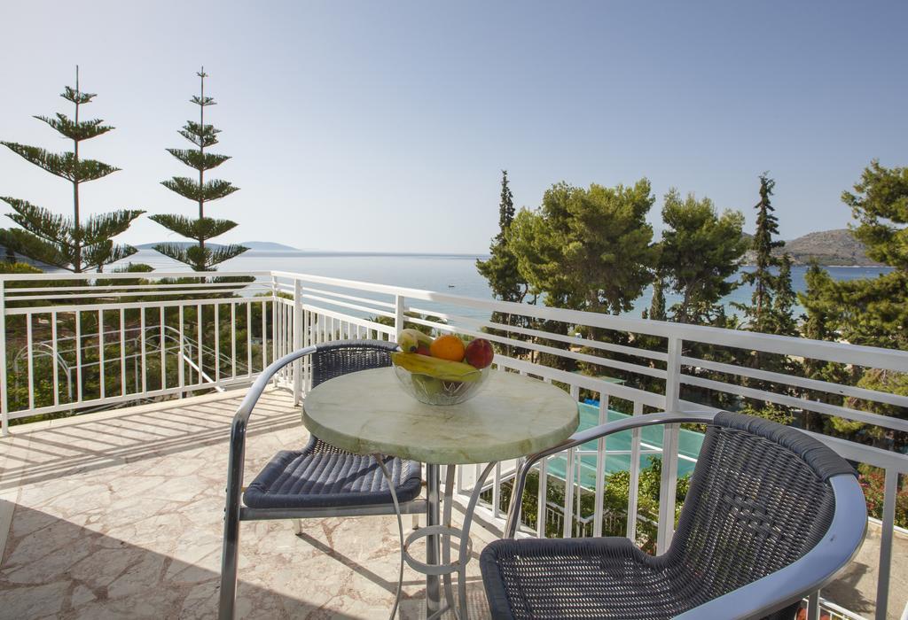 Tolon Beach Hotel Exterior photo